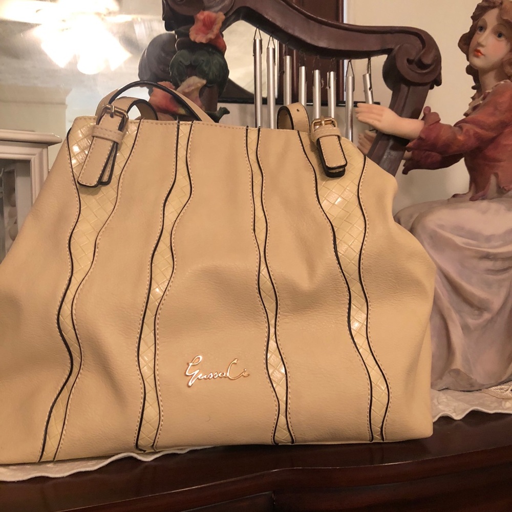 Nice shoulder bag.